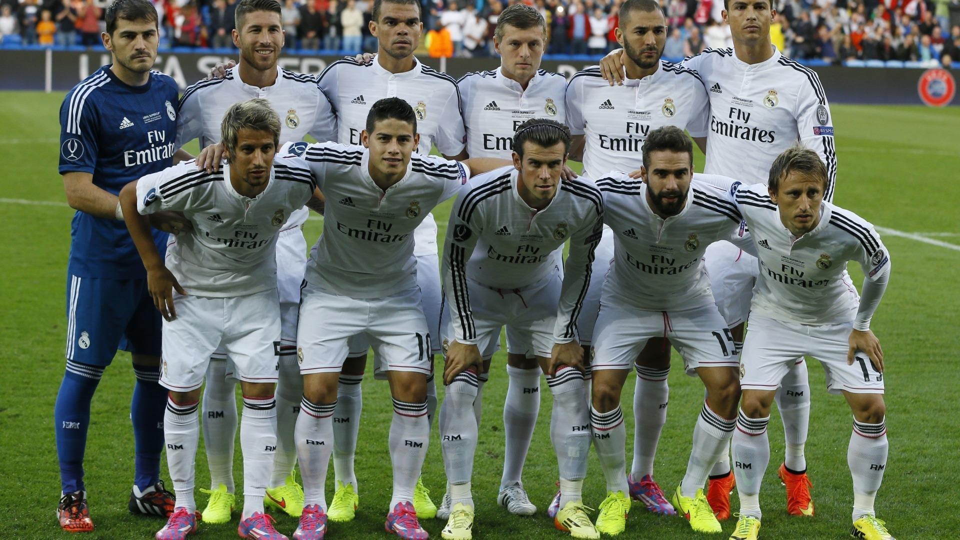 武磊荣膺年度15项大奖创生涯新高,颜骏凌11场零封筑起申花钢铁防线