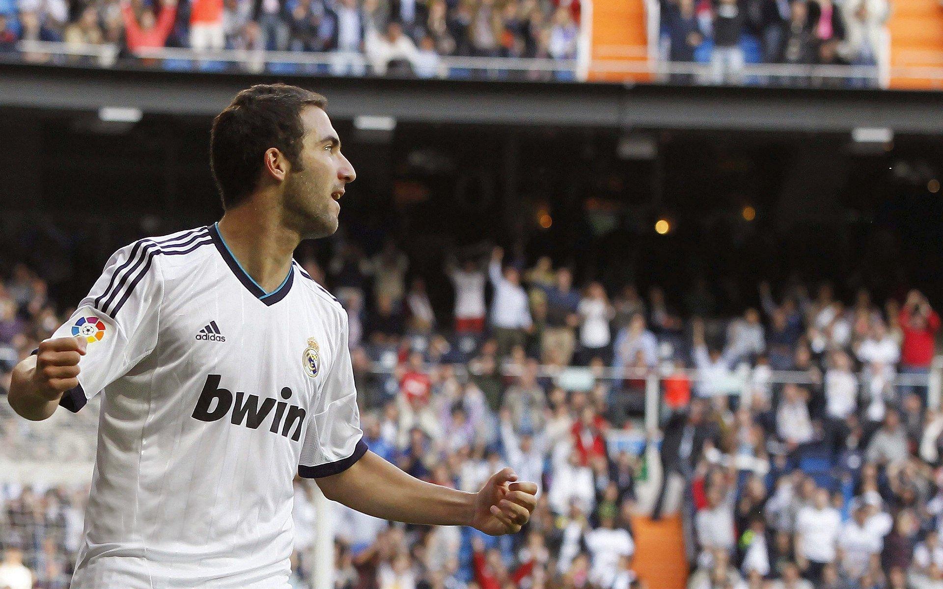 德甲争冠恶搞动画走红，球迷直呼太形象了，简直是赛季缩影！